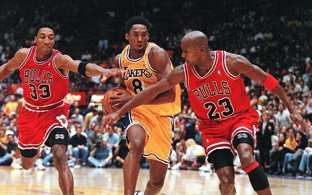 Bryant se zafa de Pippen y Jordan - 1998